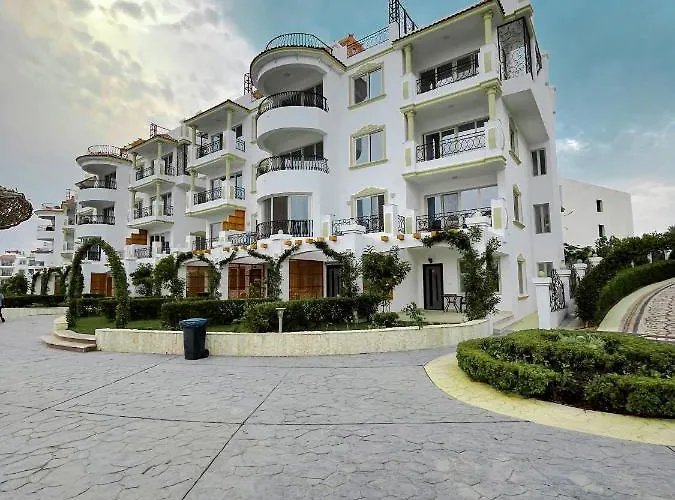 Apartmanhotel Hills 3*