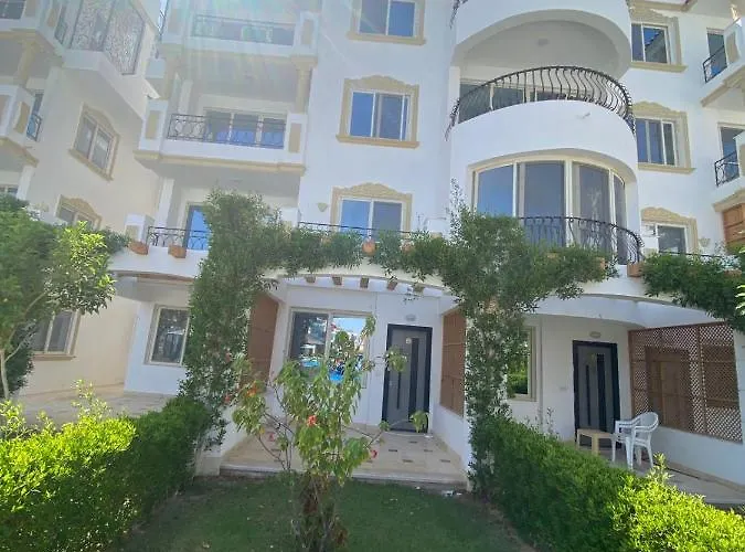 Hills Apartmanhotel 3*